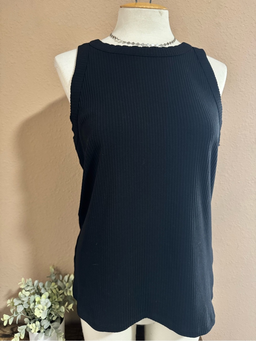 INC International Concepts Black Ribbed Crewneck Tank